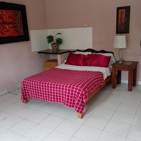 En Planta Alta A Pie De Avenida Apartment Cozumel Exterior foto